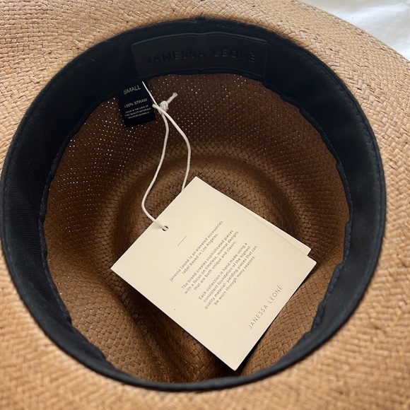NWT!!! Janessa Lenoé Alexei packable straw hat- small - Picture 7 of 17